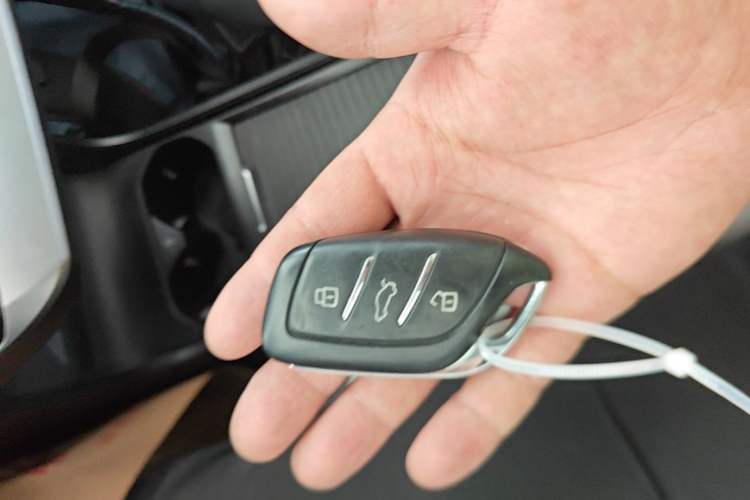 Used MG 4 EV 2022 425 km Luxury Edition Vehicle Key