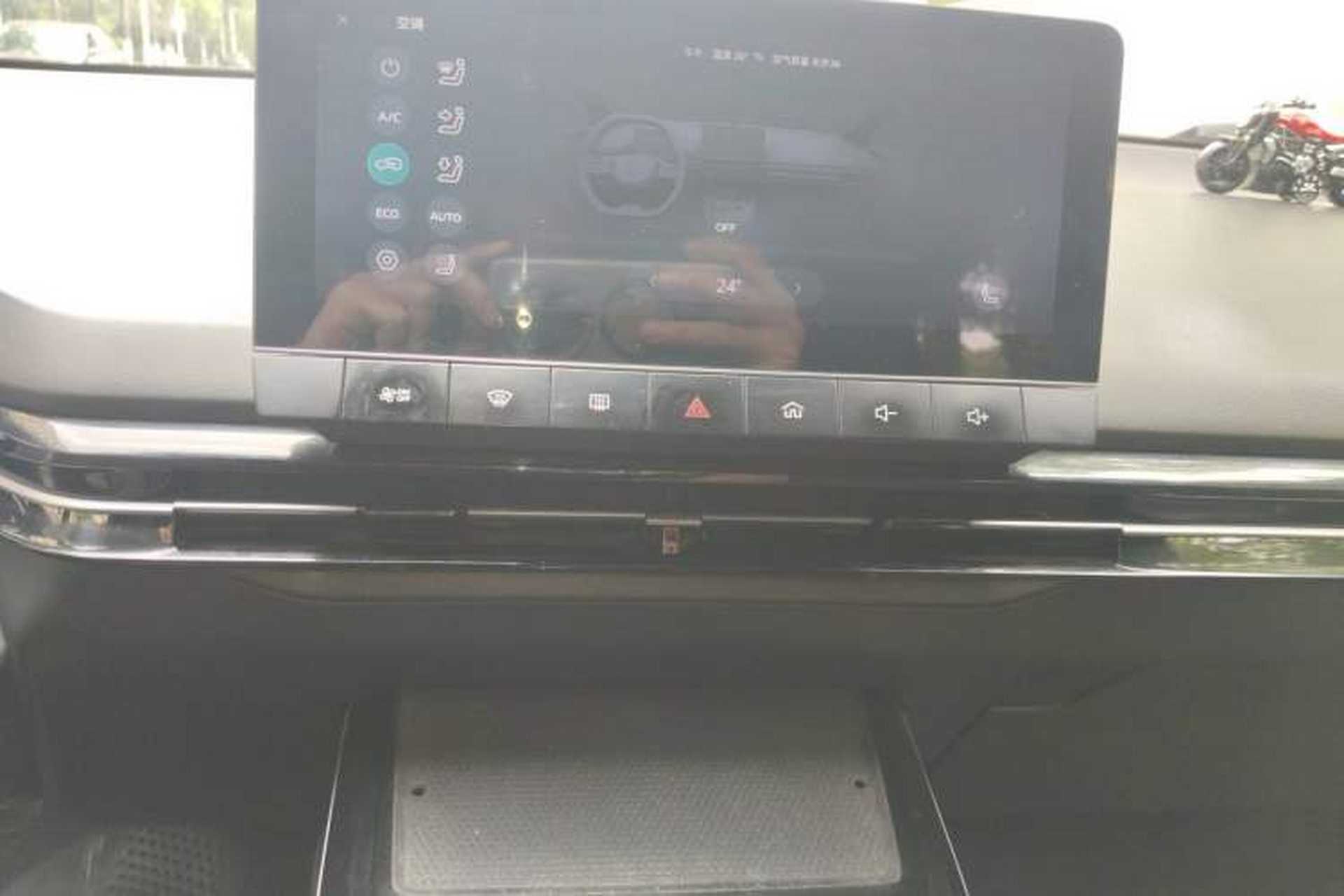 Used MG 4 EV 2022 425 km Luxury Edition Audio And AC Panel