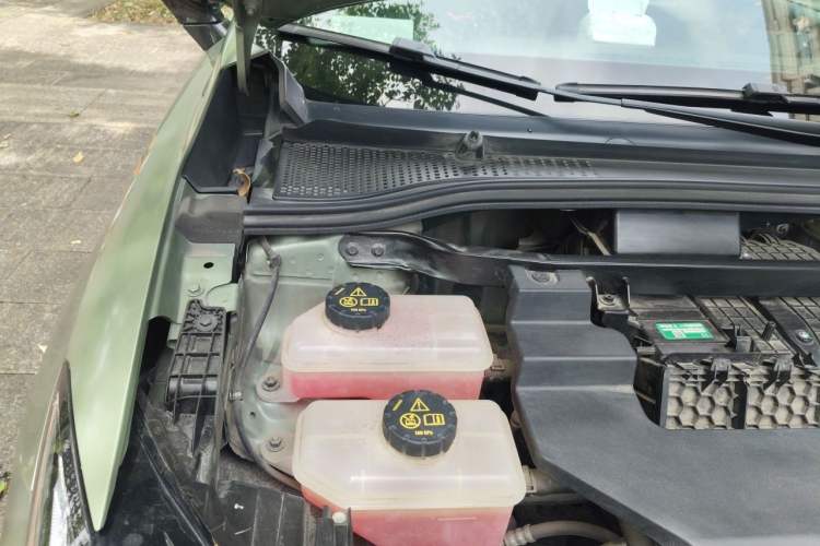 Used MG 4 EV 2022 425 km Luxury Edition Engine Bay Right