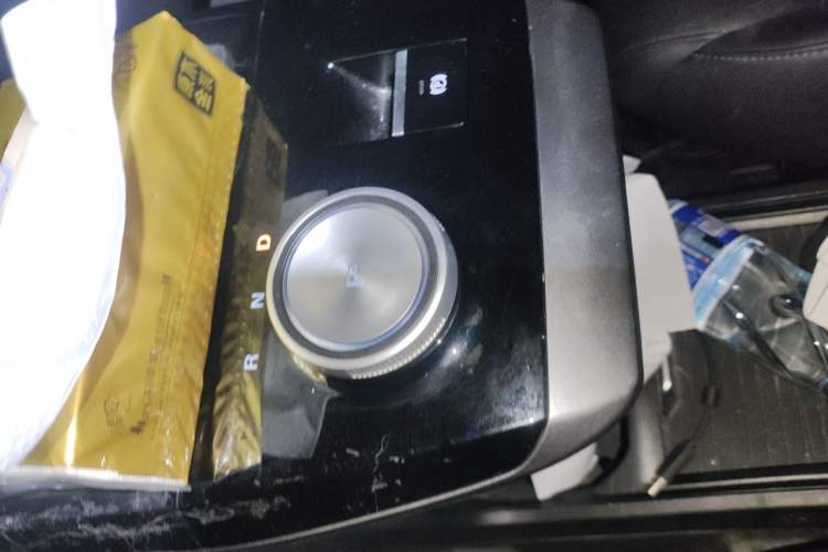 Used MG 4 EV 2022 425 km Luxury Edition Gear Lever