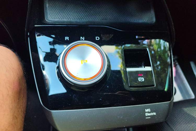 Used MG 4 EV 2022 520 km Flagship Edition Gear Lever
