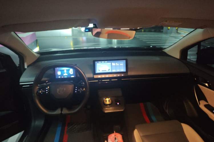 Used MG 4 EV 2022 425 km Flagship Edition Headliner