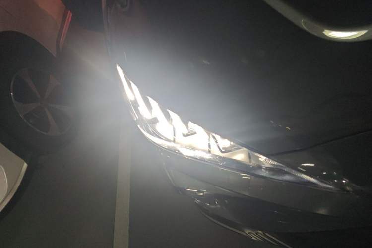Used MG 4 EV 2022 425 km Flagship Edition Right Front Headlight