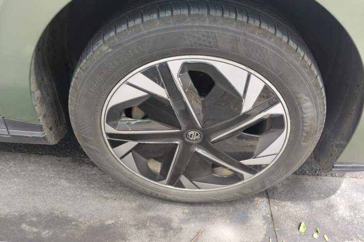 Used MG 4 EV 2022 425 km Luxury Edition Right Front Wheel Hub