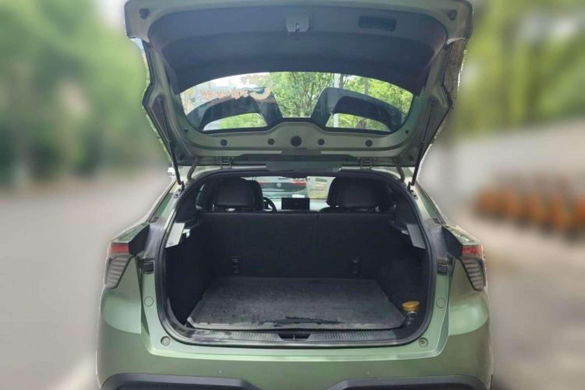 Used MG 4 EV 2022 425 km Luxury Edition Trunk