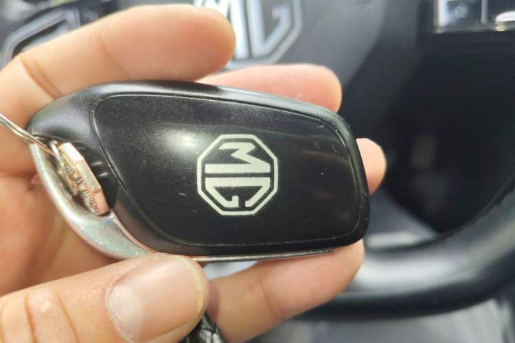 Used MG 4 EV 2022 425 km Luxury Edition Vehicle Key