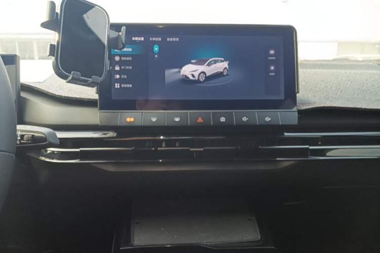 Used MG 4 EV 2022 520 km Luxury Edition Audio And AC Panel