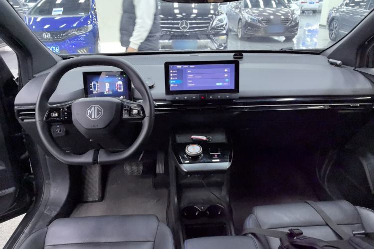Used MG 4 EV 2022 425 km Luxury Edition Center Console