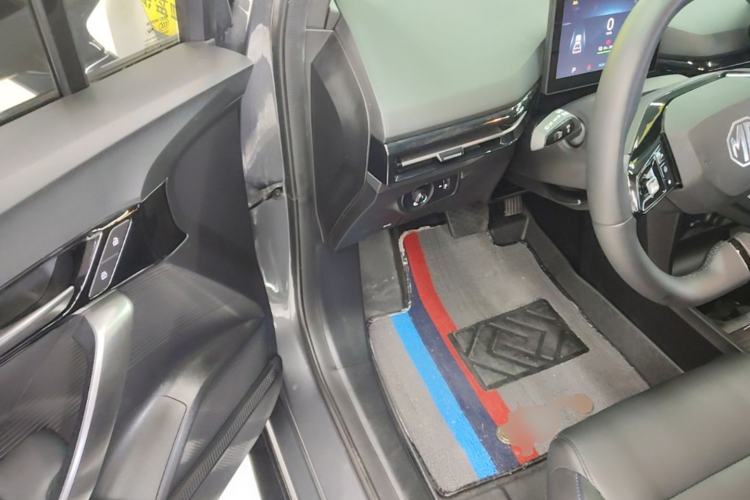 Used MG 4 EV 2022 425 km Luxury Edition Driver Seat
