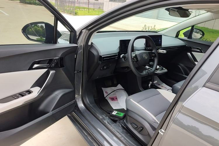 Used MG 4 EV 2022 425 km Luxury Edition Driver Seat
