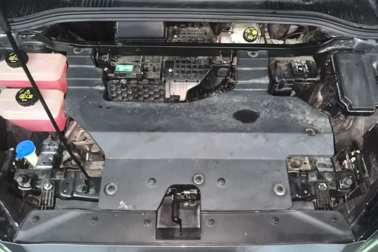 Used MG 4 EV 2022 460 km All-Wheel-Drive Performance Version Engine Bay