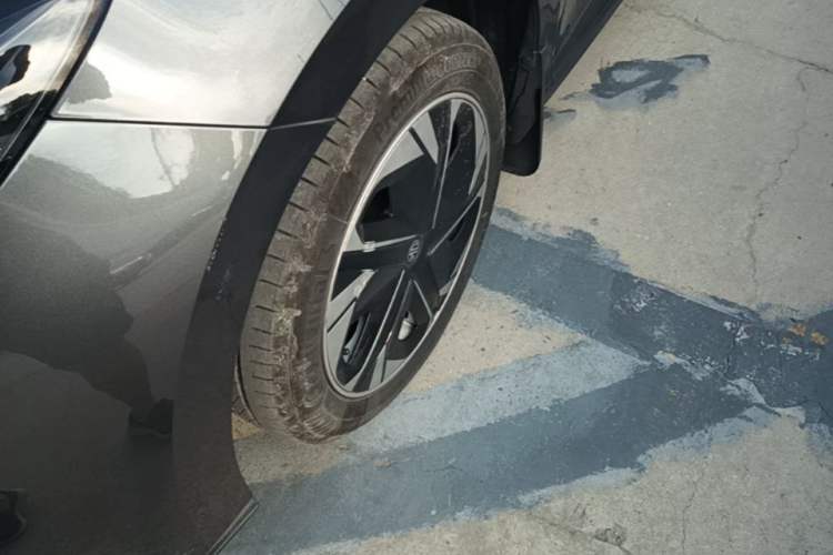 Used MG 4 EV 2022 520 km Luxury Edition Exterior 4