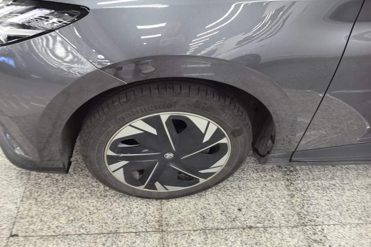 Used MG 4 EV 2022 425 km Luxury Edition Exterior 4