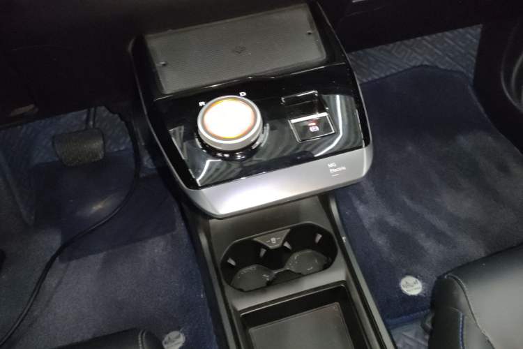 Used MG 4 EV 2022 520 km Flagship Edition Gear Lever