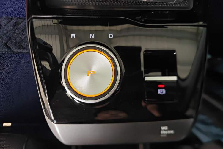 Used MG 4 EV 2022 425 km Flagship Edition Gear Lever
