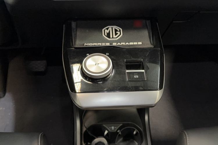 Used MG 4 EV 2022 425 km Luxury Edition Gear Lever