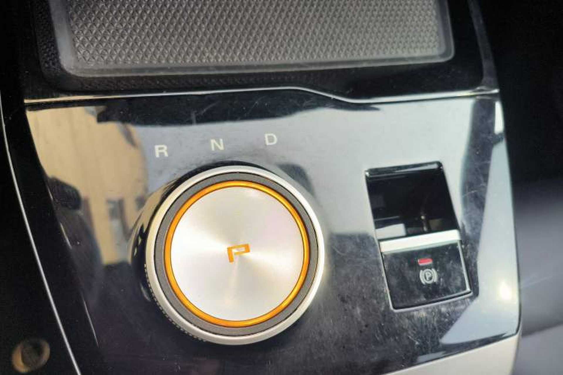 Used MG 4 EV 2022 425 km Luxury Edition Gear Lever