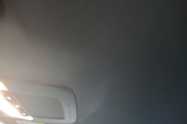 Used MG 4 EV 2022 425 km Luxury Edition Headliner