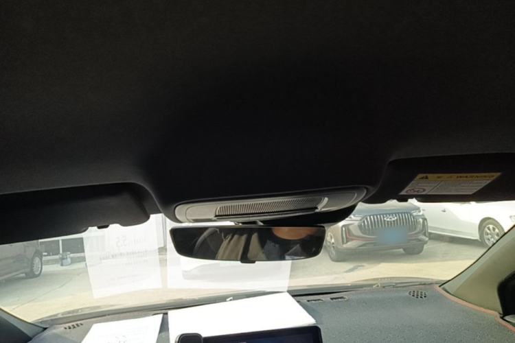 Used MG 4 EV 2022 520 km Luxury Edition Headliner