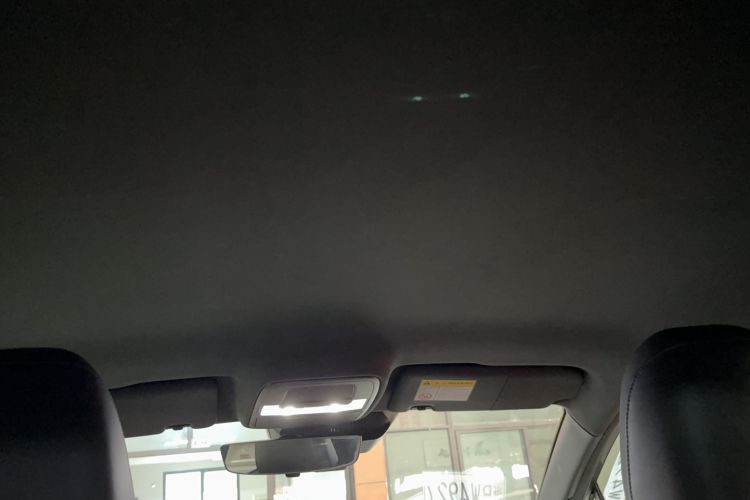Used MG 4 EV 2022 425 km Luxury Edition Headliner