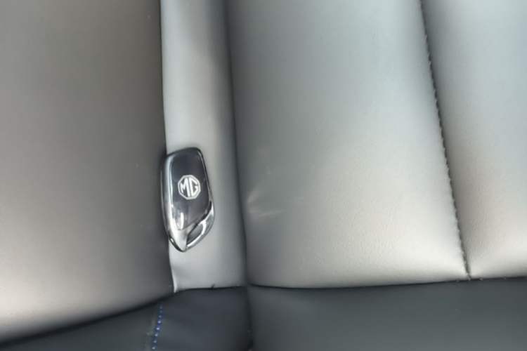 Used MG 4 EV 2022 520 km Luxury Edition Interior 1
