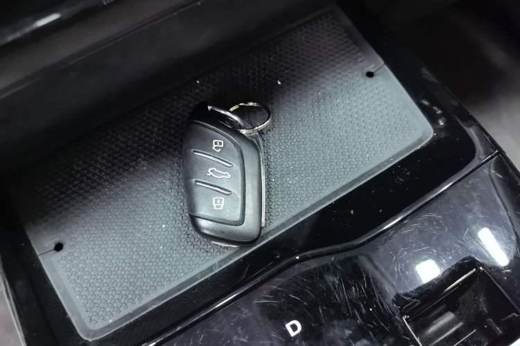 Used MG 4 EV 2022 425 km Luxury Edition Interior 1
