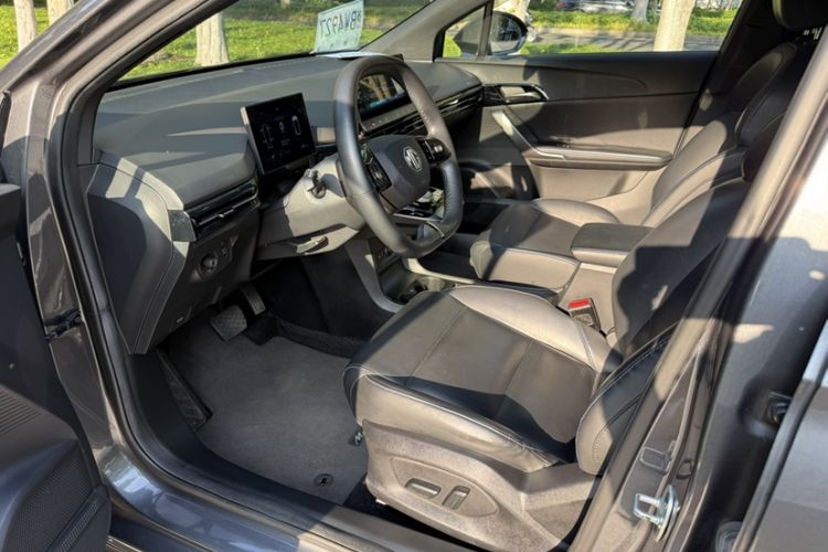 Used MG 4 EV 2022 425 km Luxury Edition Interior 1