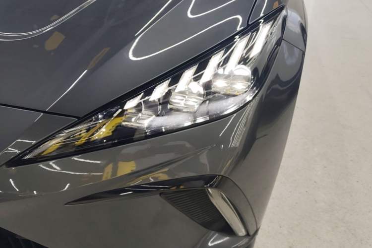 Used MG 4 EV 2022 425 km Luxury Edition Left Front Headlight