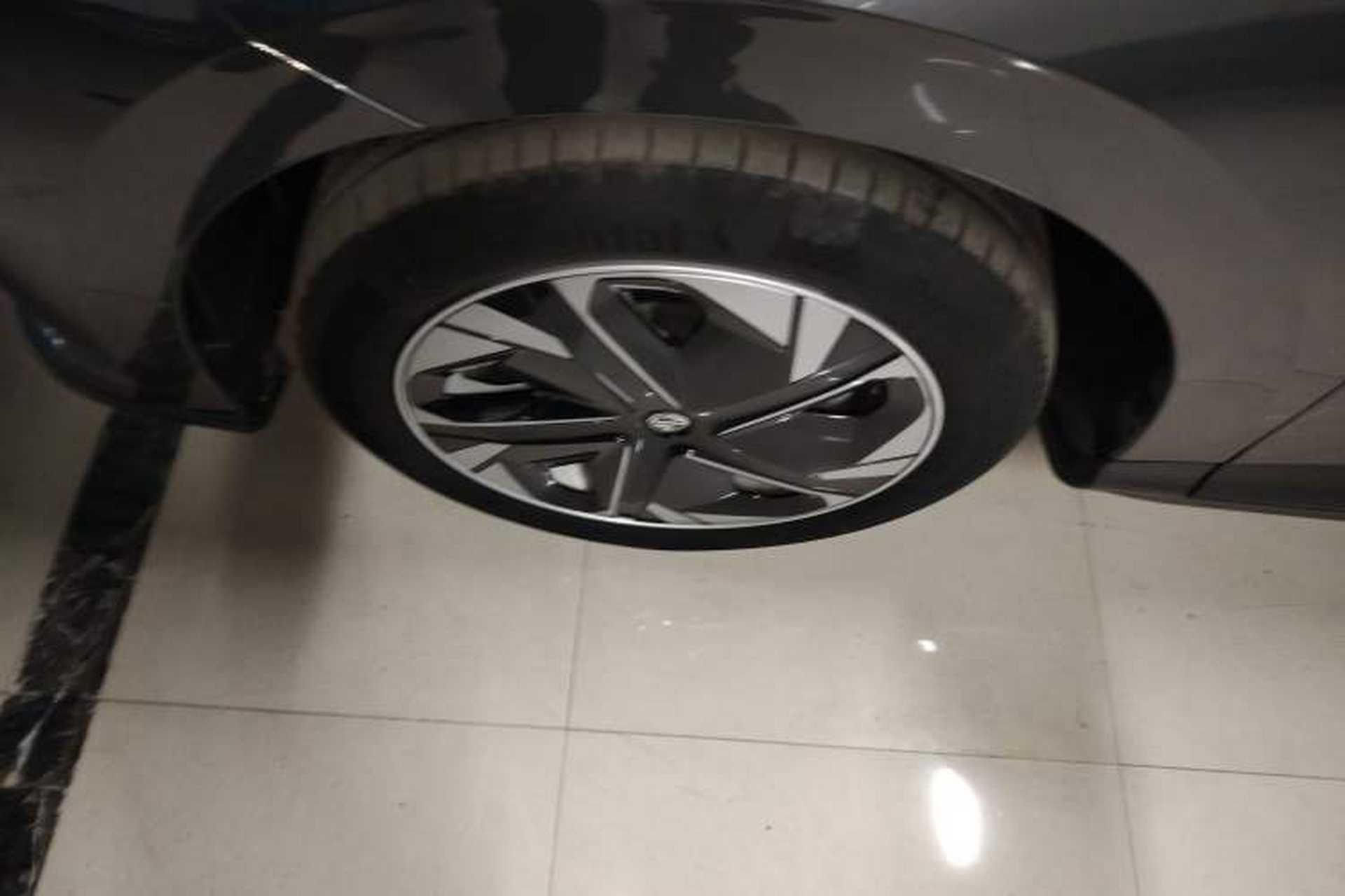 Used MG 4 EV 2022 425 km Luxury Edition Left Front Wheel Hub