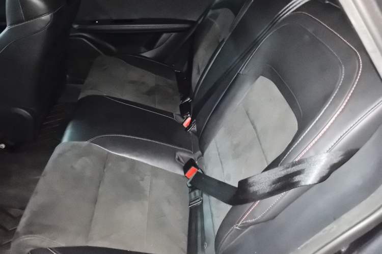 Used MG 4 EV 2022 460 km All-Wheel-Drive Performance Version Left Rear Seat