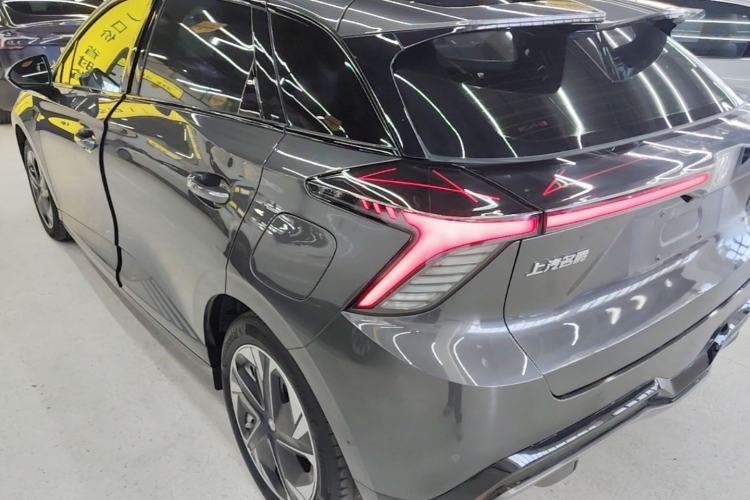 Used MG 4 EV 2022 425 km Luxury Edition Rear Left 45 Deg