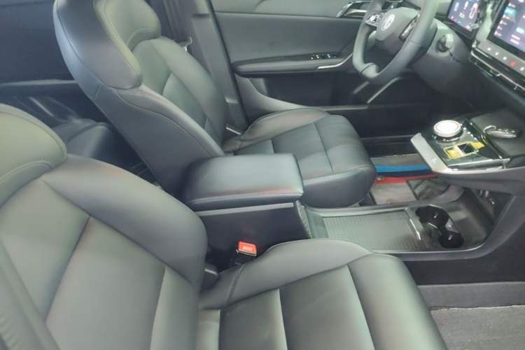 Used MG 4 EV 2022 425 km Luxury Edition Right Front Seat