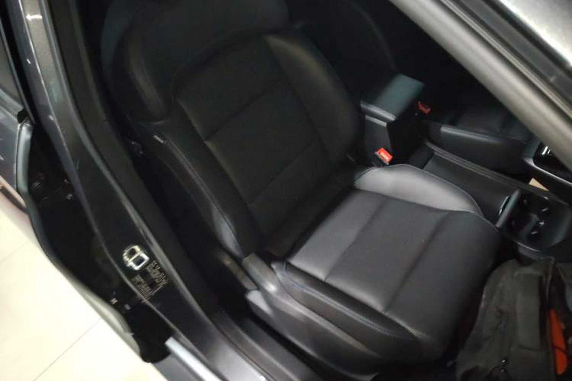 Used MG 4 EV 2022 425 km Luxury Edition Right Front Seat