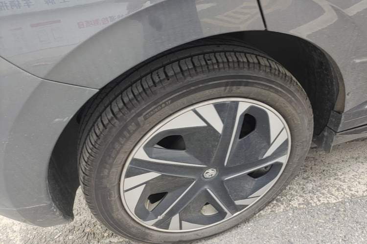 Used MG 4 EV 2022 425 km Flagship Edition Right Rear Wheel Hub
