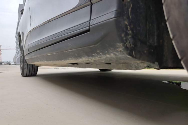 Used MG 4 EV 2022 425 km Luxury Edition Right Side Sill