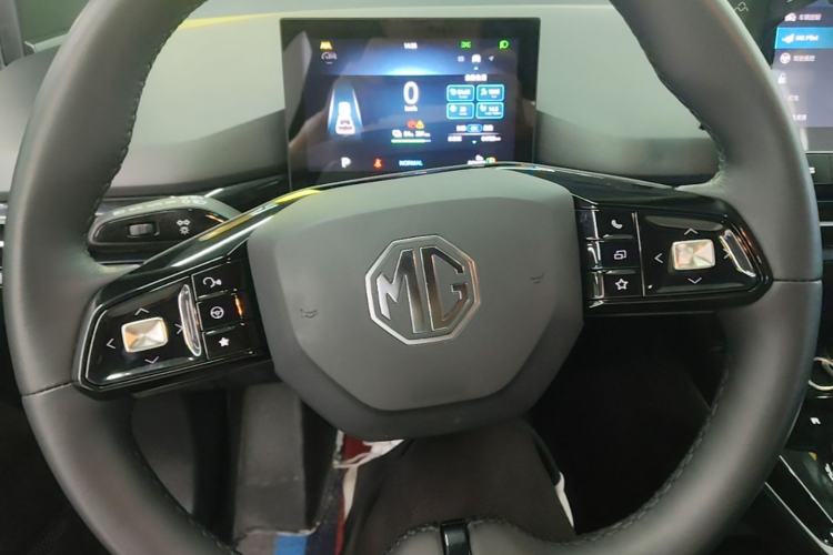 Used MG 4 EV 2022 425 km Luxury Edition Steering Wheel
