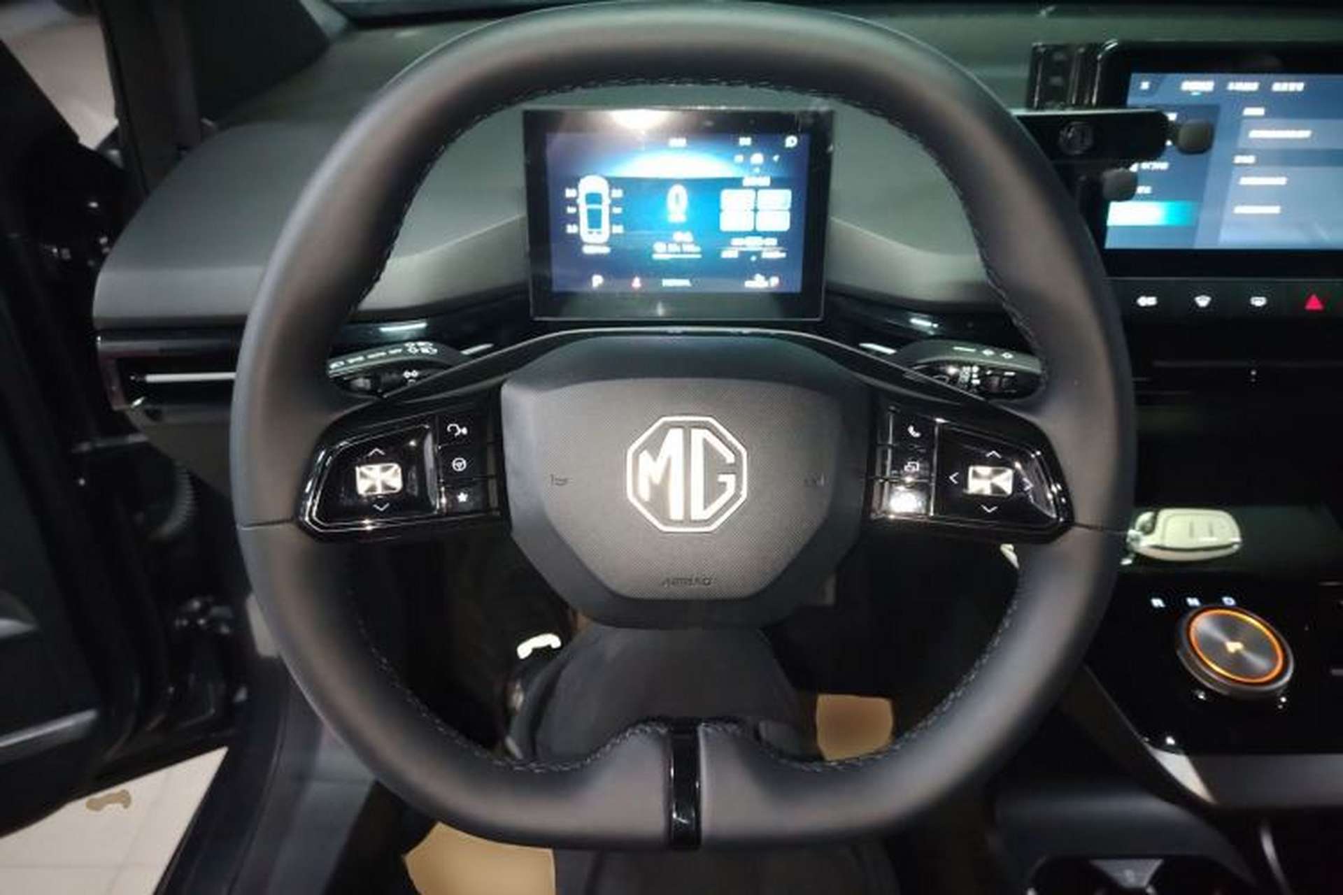 Used MG 4 EV 2022 425 km Luxury Edition Steering Wheel
