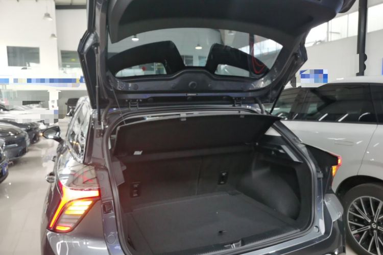 Used MG 4 EV 2022 425 km Flagship Edition Trunk