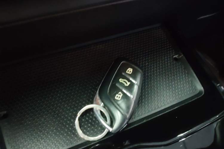 Used MG 4 EV 2022 425 km Luxury Edition Vehicle Key