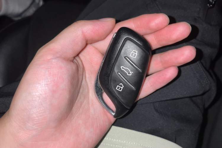 Used MG 4 EV 2022 460 km All-Wheel-Drive Performance Version Vehicle Key