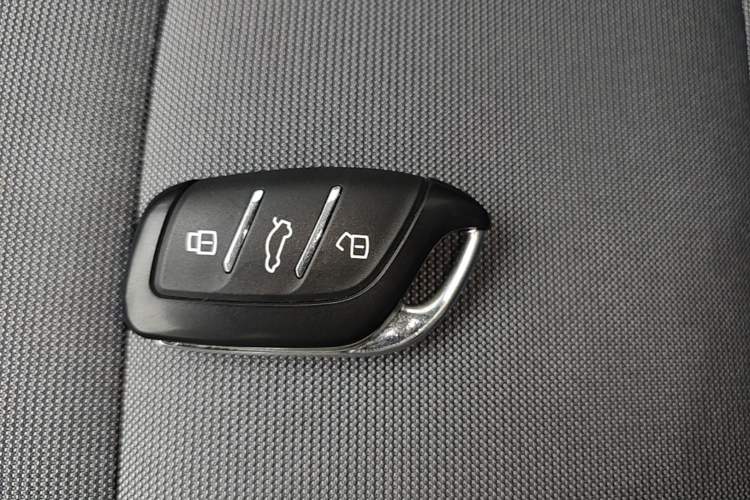 Used MG 4 EV 2022 425 km Luxury Edition Vehicle Key