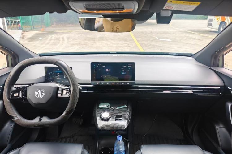 Used MG 4 EV 2022 425 km Luxury Edition Center Console