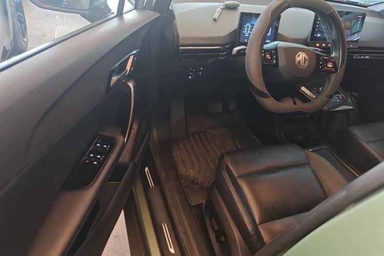 Used MG 4 EV 2022 425 km Luxury Edition Driver Seat