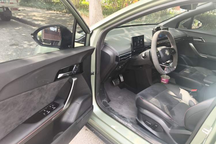 Used MG 4 EV 2022 460 km All-Wheel-Drive Performance Version Driver Seat