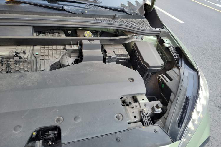 Used MG 4 EV 2022 425 km Luxury Edition Engine Bay Left