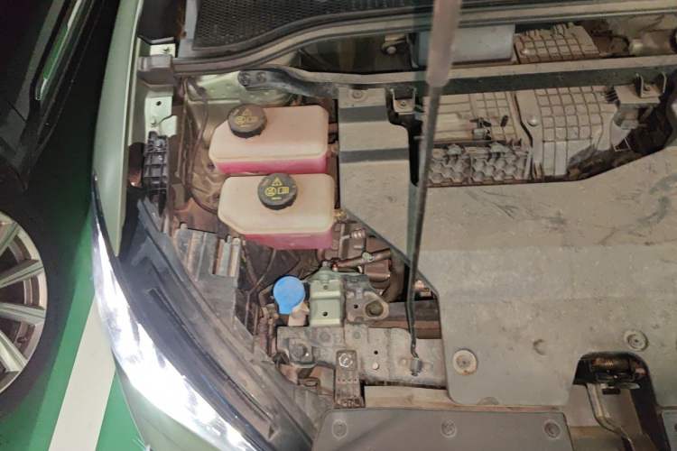 Used MG 4 EV 2022 425 km Luxury Edition Engine Bay Right