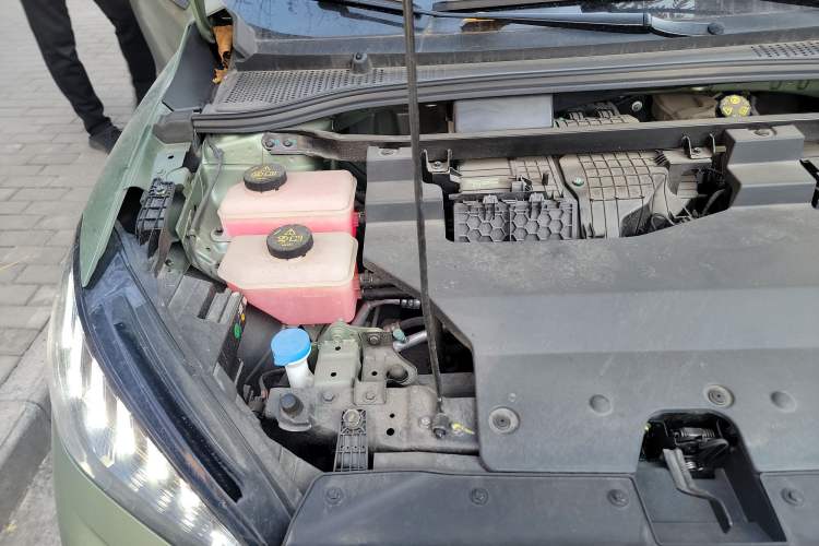Used MG 4 EV 2022 425 km Luxury Edition Engine Bay Right