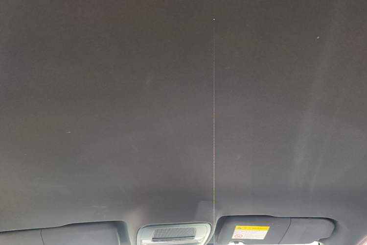 Used MG 4 EV 2022 520 km Luxury Edition Headliner