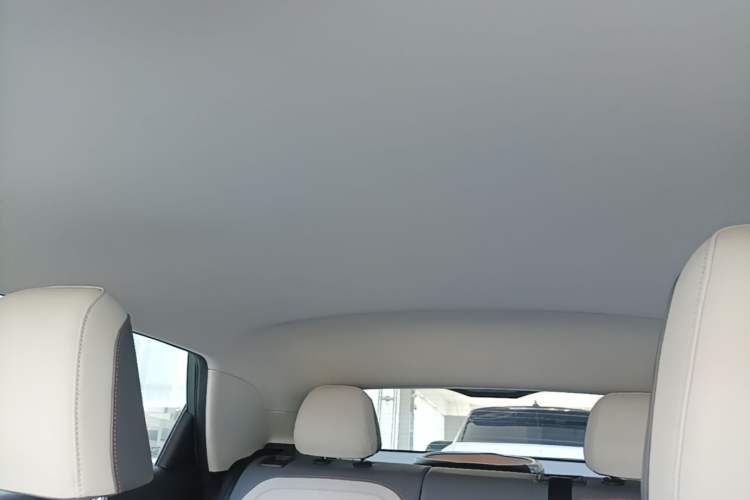 Used MG 4 EV 2022 425 km Fashion Edition Headliner