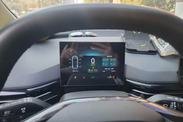 Used MG 4 EV 2022 425 km Luxury Edition Instrument Cluster